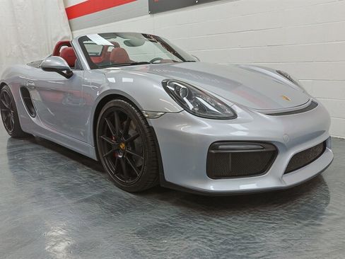 Used 2016 Porsche Boxster Spyder RWD image 32