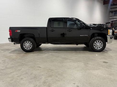 Used 2008 Chevrolet Silverado 2500 LTZ w/ Suspension Package, Off-Road image 7