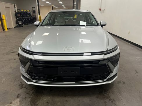 Used 2025 Hyundai Sonata SE image 10