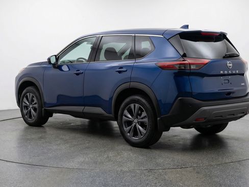 Used 2025 Nissan Rogue SV AWD/4WD image 6