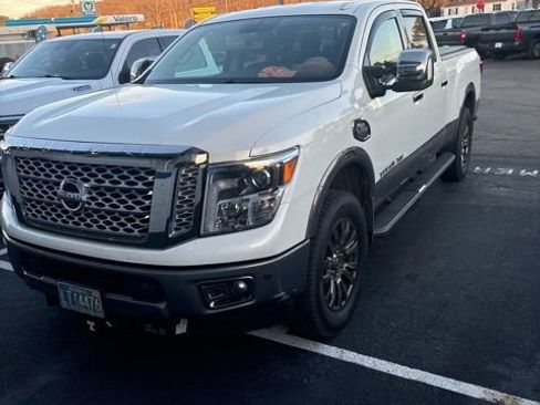 Used 2017 Nissan Titan Platinum Reserve image 1