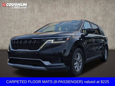 Used 2024 Kia Carnival LX image 3