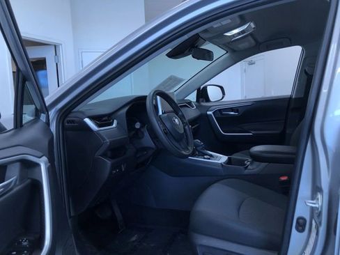 Used 2025 Toyota RAV4 XLE AWD/4WD image 11