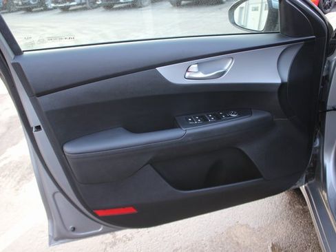 Used 2023 Kia Forte LXS image 19