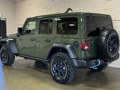Used 2023 Jeep Wrangler Unlimited w/ Sun & Screen Package AWD/4WD image 8