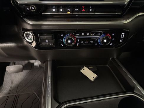 Certified 2024 Chevrolet Silverado 3500 LTZ w/ LTZ Convenience Package image 25