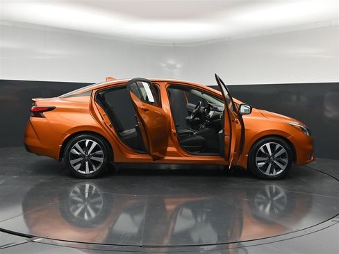 Used 2021 Nissan Versa SR w/ Convenience Package FWD image 39