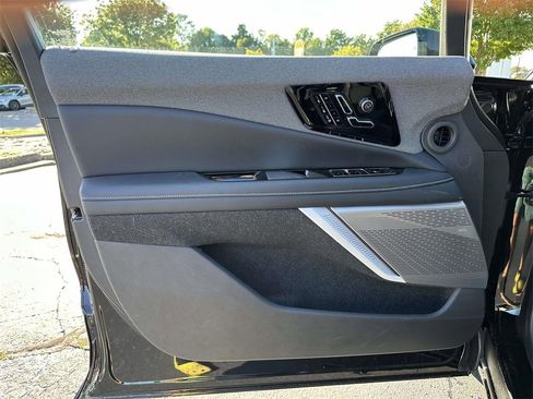 New 2025 Cadillac Optiq Luxury 2 image 14