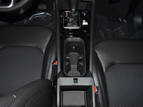 New 2026 Jeep Compass Latitude w/ Sun and Sound Group AWD/4WD image 20