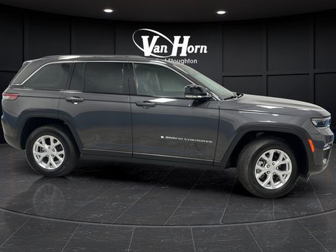 Used 2023 Jeep Grand Cherokee Limited w/ Luxury Tech Group II AWD/4WD image 8