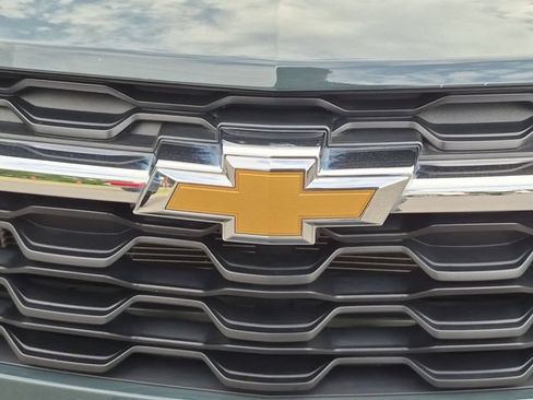 Used 2025 Chevrolet Trax LS FWD image 35