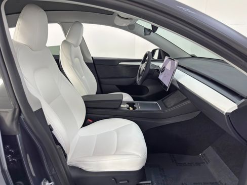 Used 2023 Tesla Model Y Long Range image 16