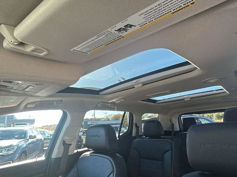 Certified 2022 GMC Acadia Denali w/ Denali Ultimate Package image 25