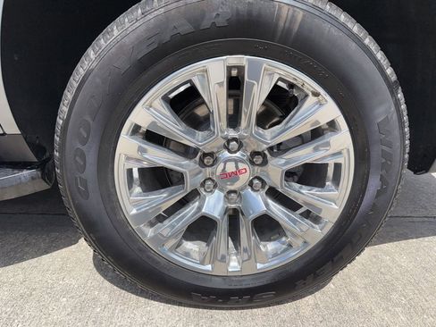 Used 2025 GMC Yukon Denali AWD/4WD image 51