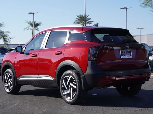 New 2026 Nissan Kicks SV w/ SV Premium Package FWD image 3