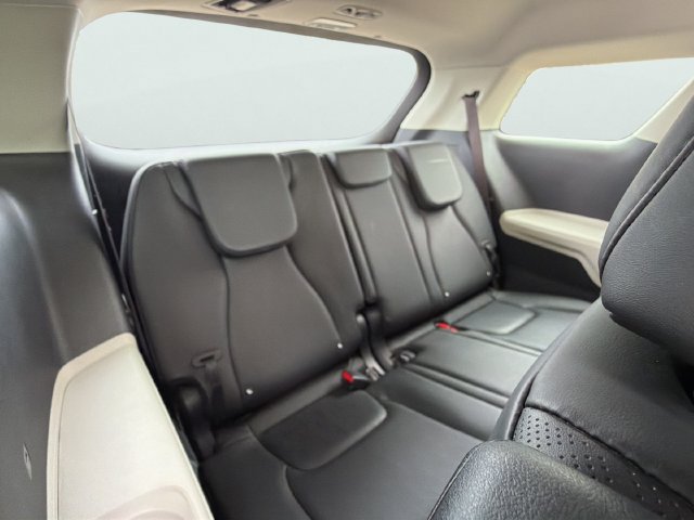 Used 2024 Kia Carnival LX FWD image 13