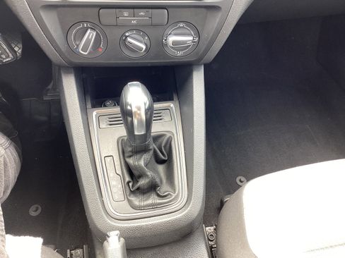 Used 2017 Volkswagen Jetta S image 18