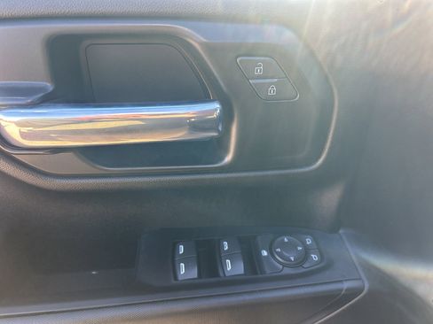 Used 2022 Chevrolet Silverado 1500 Custom w/ Safety Confidence Package image 11