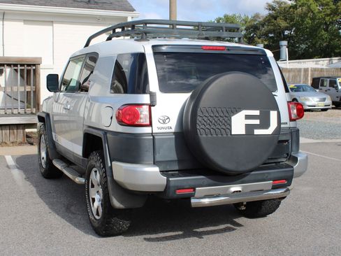 Used 2007 Toyota FJ Cruiser 4WD image 5