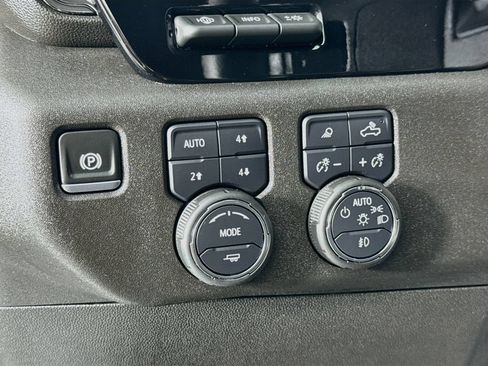 Used 2025 Chevrolet Silverado 2500 ZR2 w/ ZR2 Bison Edition AWD/4WD image 10
