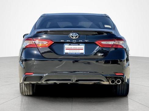 Certified 2018 Toyota Camry SE w/ Convenience Package image 4