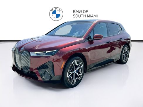Used 2024 BMW iX xDrive50 w/ Sport Package AWD/4WD image 3