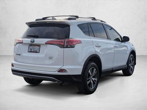 Used 2017 Toyota RAV4 XLE image 4