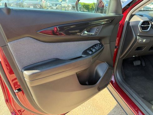 Used 2024 Chevrolet TrailBlazer LT w/ Driver Confidence Package image 20