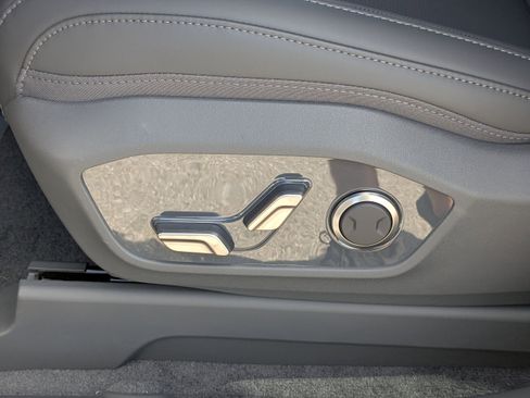 New 2026 Kia EV9 Light image 23