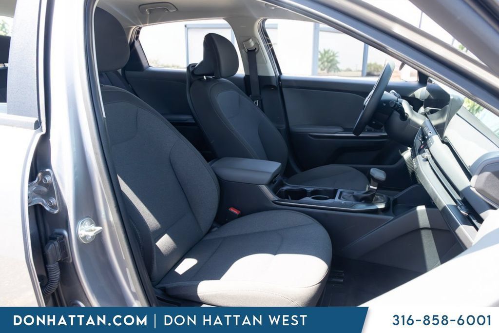 Used 2025 Kia K4 FWD image 17