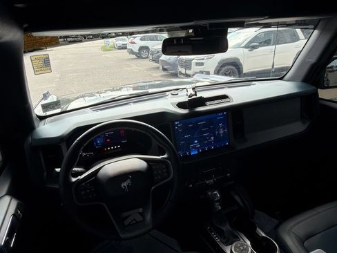 Used 2024 Ford Bronco Outer Banks AWD/4WD image 12