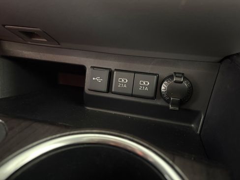 Used 2021 Toyota Highlander Platinum AWD/4WD image 25