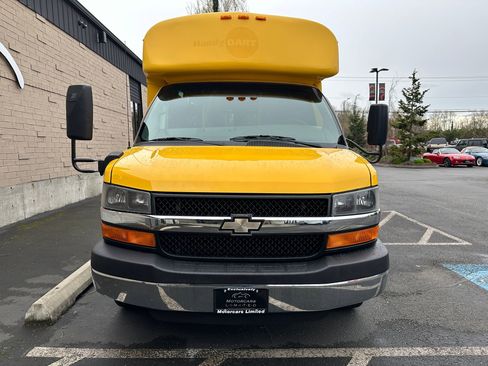 Used 2015 Chevrolet Express 3500 image 10