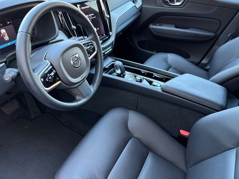 Used 2025 Volvo XC60 B5 Plus image 11