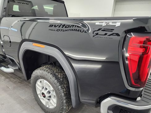 Used 2023 GMC Sierra 2500 SLE w/ SLE Convenience Package image 31