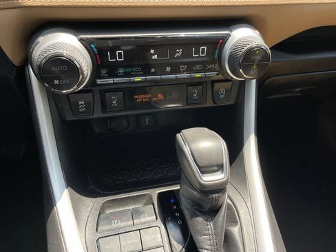 Used 2022 Toyota RAV4 XLE Premium FWD image 18