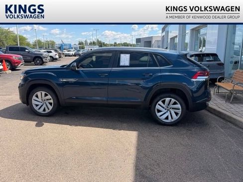 Used 2023 Volkswagen Atlas Cross Sport SE AWD/4WD image 2