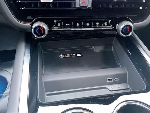 New 2025 Chevrolet Suburban Premier w/ Sun And Tow Package image 22