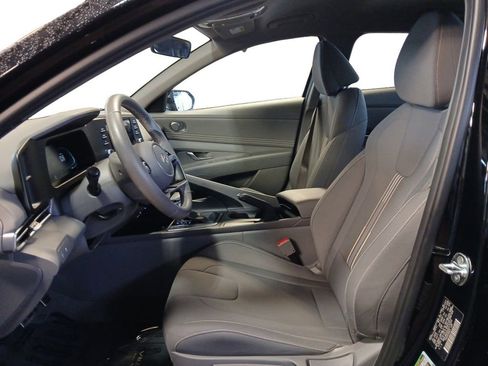 Used 2025 Hyundai Elantra Sport image 9