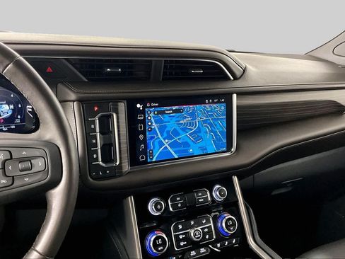 Used 2024 GMC Yukon Denali w/ Advanced Technology Package AWD/4WD image 7