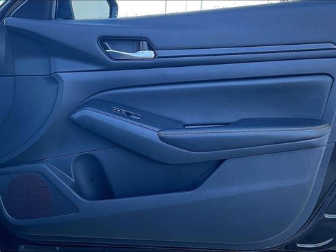 Used 2025 Nissan Altima 2.5 SV image 24