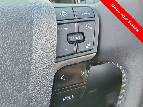 Used 2025 Toyota Camry SE w/ Convenience Package FWD image 6