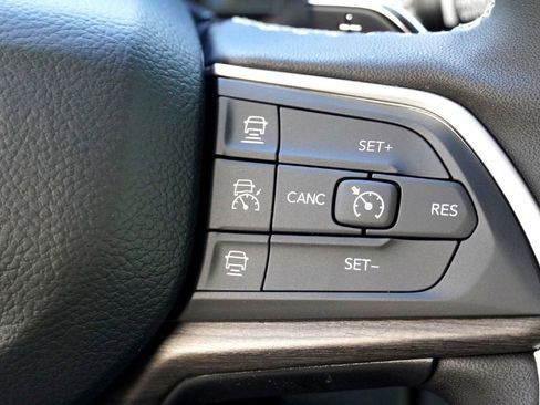 New 2025 Jeep Grand Cherokee L Limited image 14