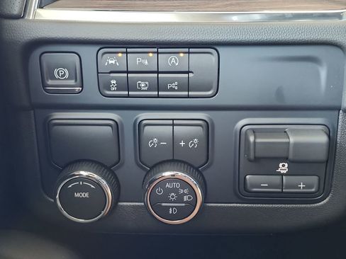 New 2026 Chevrolet Suburban Premier w/ Sun And Tow Package image 22