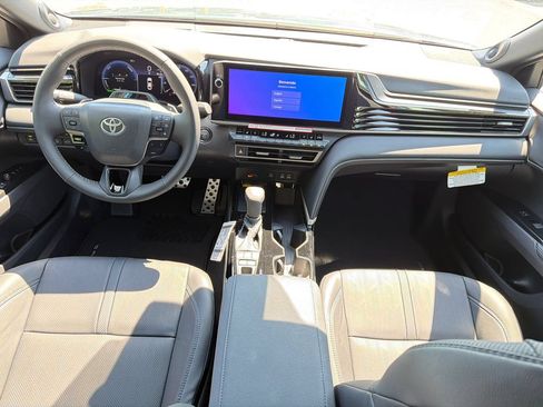 New 2026 Toyota Camry Hybrid FWD image 28