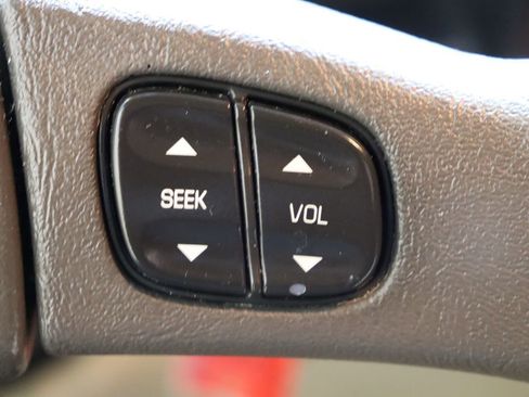 Used 2005 Cadillac Escalade ESV Platinum image 40