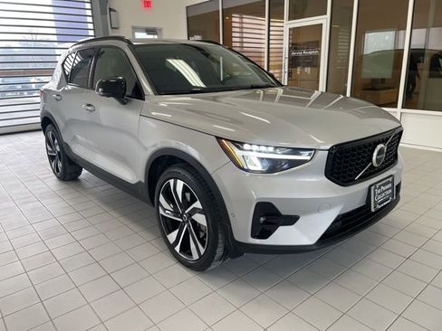 Certified 2023 Volvo XC40 B5 Plus w/ Driver Assist Package image 5