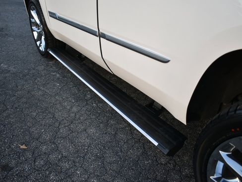 Used 2018 Cadillac Escalade Platinum image 50