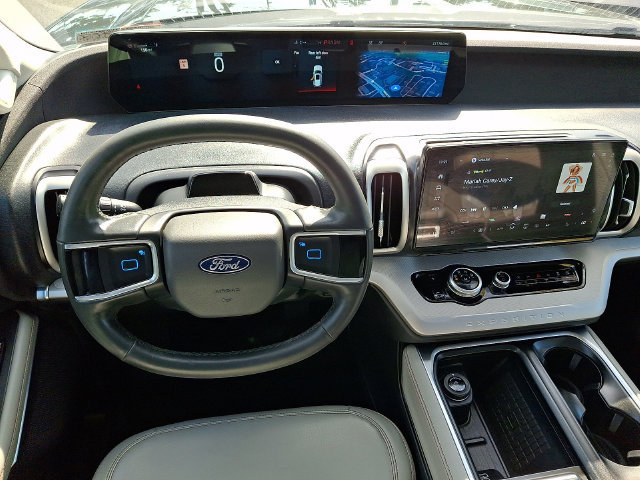 Certified 2025 Ford Expedition Active AWD/4WD image 14