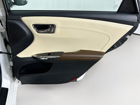 Used 2017 Toyota Avalon XLE Plus w/ All Weather Liner Package FWD image 30